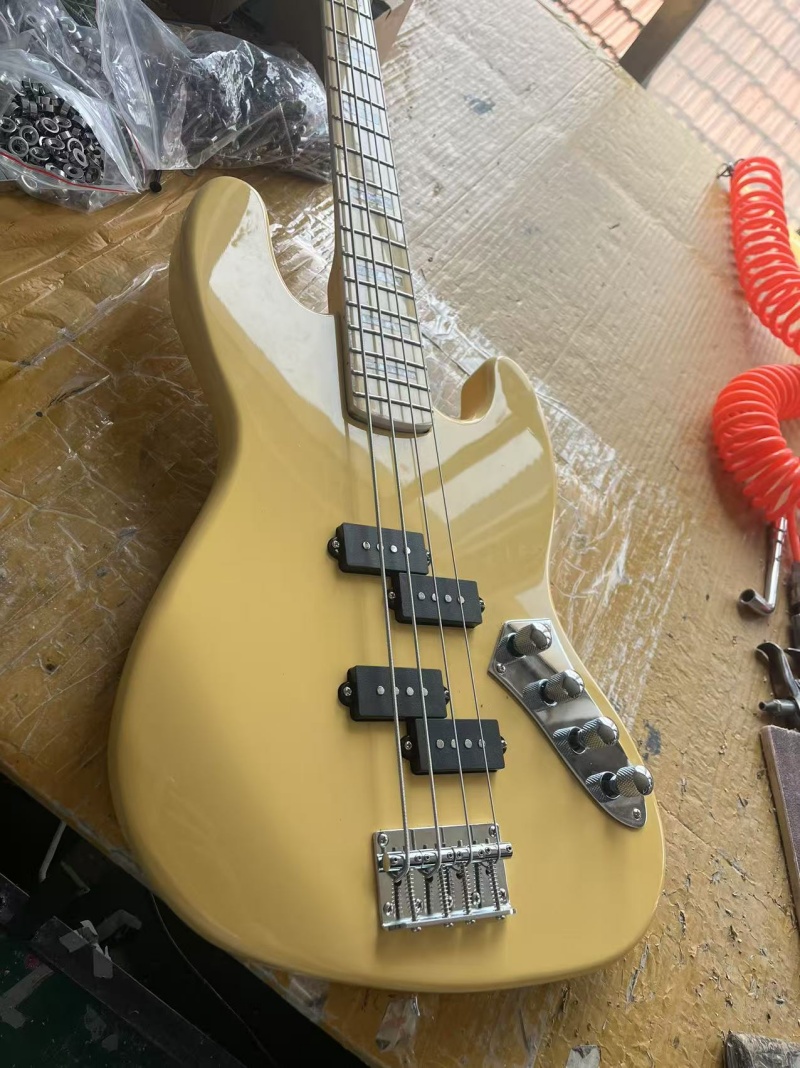 Custom 4-string electric bass, - Bass Guitar Fretless review and price