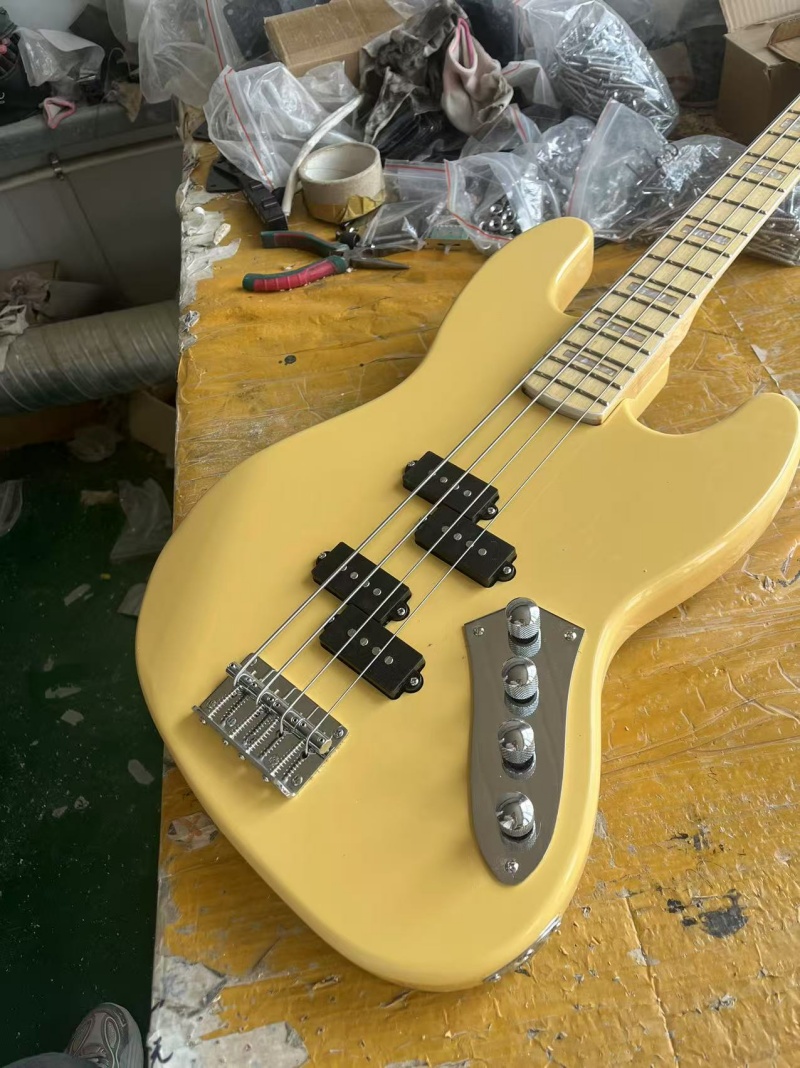 Custom 4-string electric bass, - Bass Guitar Fretless review and price