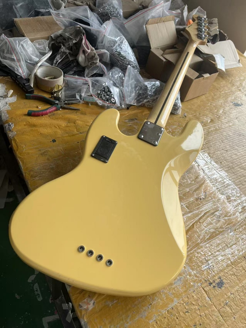 Custom 4-string electric bass, - Bass Guitar Fretless review and price